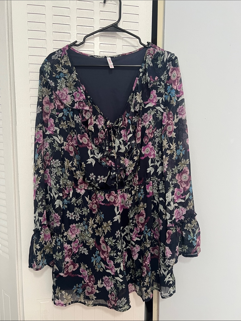 Xhilaration Dark Navy Blue Floral Ruffle V-Neck Long Sleeve Romper Women's XXL